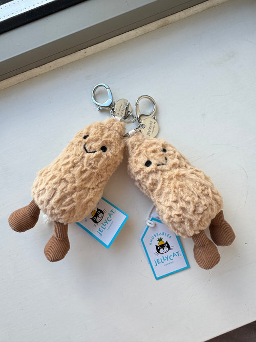 JELLYCAT Amuseables Peanut Bag Charm | 花生手袋掛飾 (啡色)