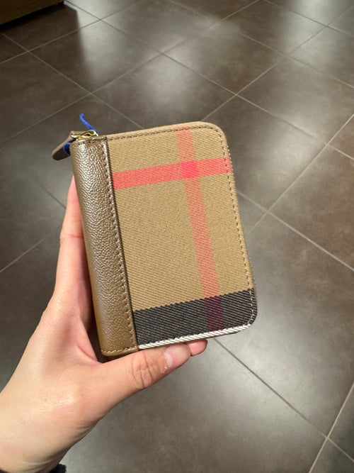 BURBERRY Mini Zip Around Wallet | Burberry Wallet (Multicolor)
