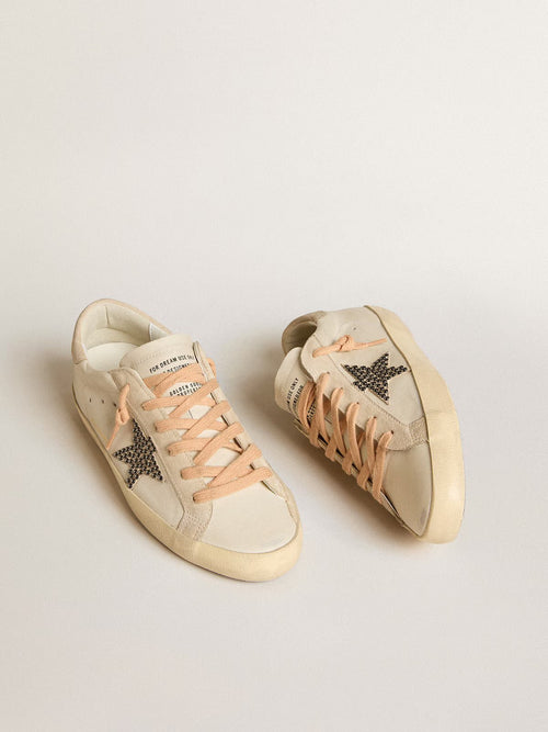 GOLDEN GOOSE Super - Star LTD in leather with beige suede star with Swarovski studs | 黄金鹅 Super - Star LTD 皮革款,搭配米色麂皮星星与施华洛世奇铆钉(白色) - LondonKelly 英国名牌代购