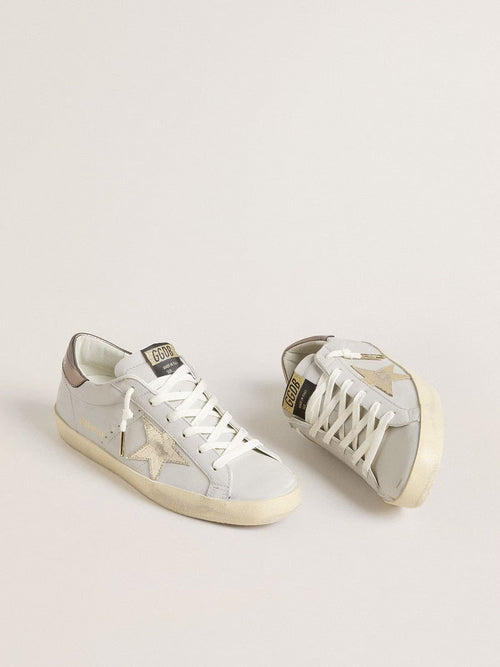 GOLDEN GOOSE Super - Star with crackle leather star and metallic foiled leather heel tab | 黃金鵝 Super - Star 搭配龜裂皮革星星與金屬箔皮革後跟標籤(白色) - LondonKelly 英國名牌代購