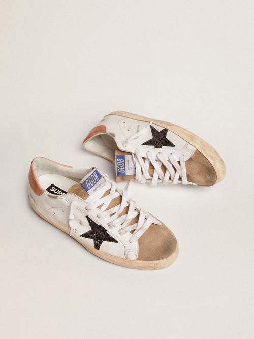 GOLDEN GOOSE Women's Super - Star with black glitter star and pink heel tab | 黃金鵝 女款 Super - Star 搭配黑色亮片星星與粉色後跟標籤(白色) - LondonKelly 英國名牌代購