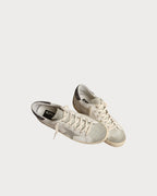 GOLDEN GOOSE Women’s Super - Star with gray star and dark gray glitter heel tab | 黃金鵝 女款 Super - Star 搭配灰色星星與深灰色亮片後跟標籤(白色) - LondonKelly 英國名牌代購