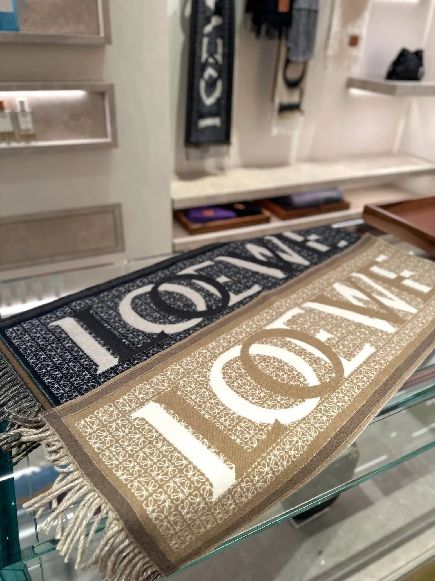 2024 十大名牌頸巾推介 - LONDONKELLY 英國名牌代購