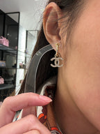 CHANEL Crystal CC Earrings | Chanel earrings (gold)