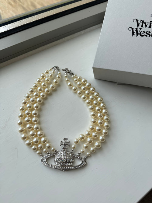 VIVIENNE WESTWOOD Triple-Row Faux-Pearl Orb Pendant Choker | VIVIENNE WESTWOOD Pearl Necklace (Multi-color)
